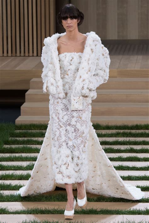 prix tailleur chanel haute couture|elegant chanel dresses.